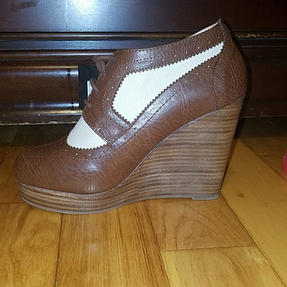 Tan Oatmeal Wedges